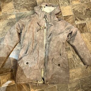 686 Woman’s ski/snowboard Jacket size large